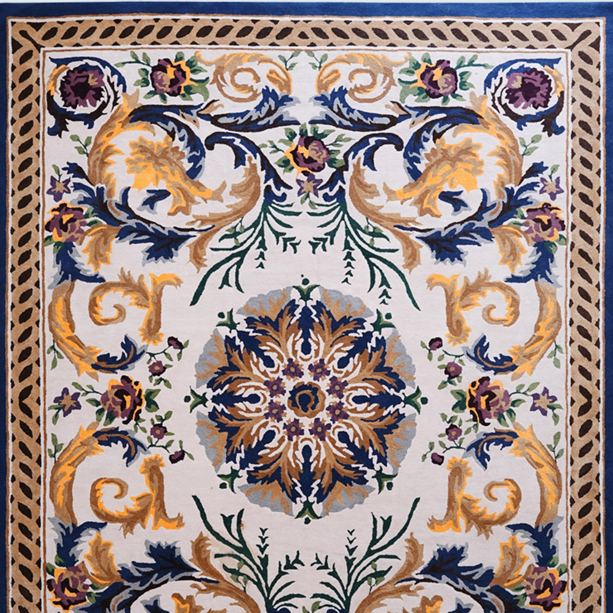 Wawa Colorful Baroque Scrollwork Hand Tufted Oriental Rug