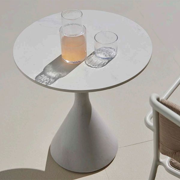 The Neck Table