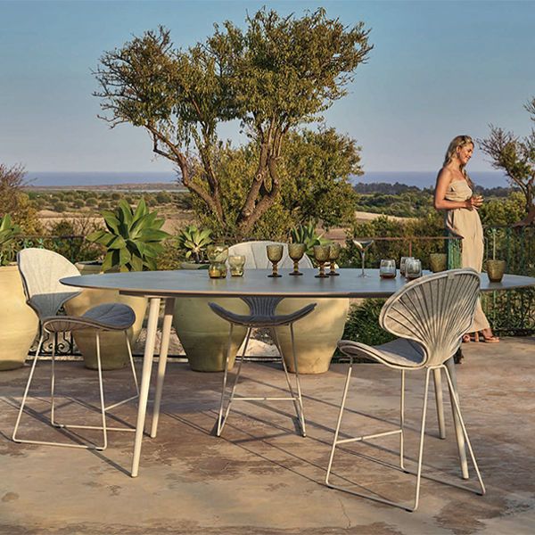 Ostrea Bar Stools with Ceramic Top Table