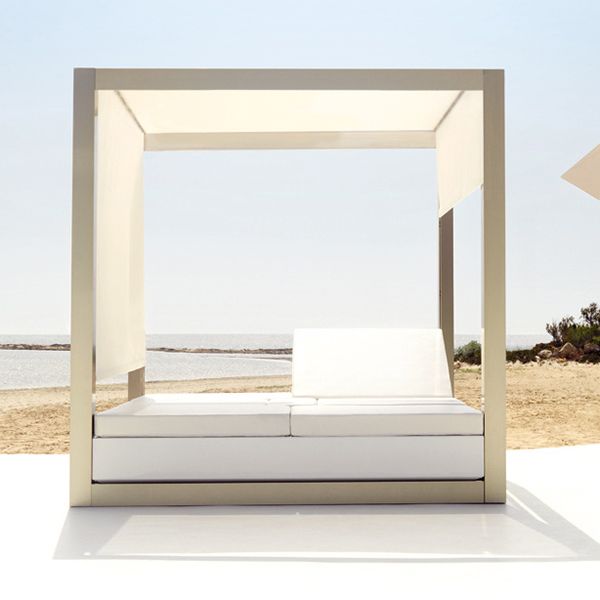 Vela4 Daybed with Sun Canopy