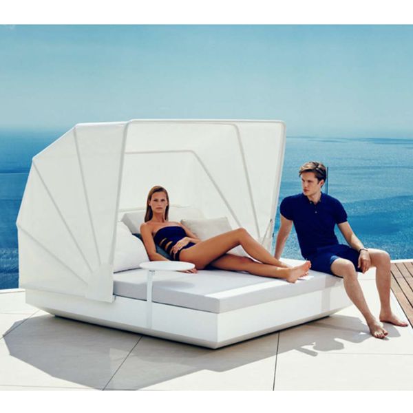 Vela Square Daybed with Canopy